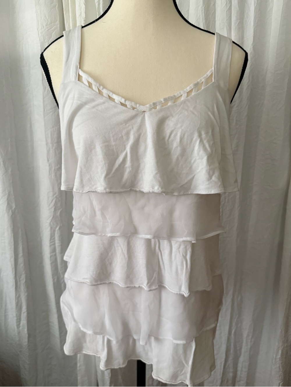 WHBM White Tiered Ruffle Tank Top Size Small Sleeveless Lattice Neck Camisole